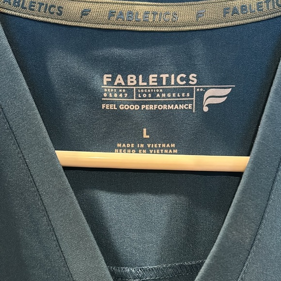 Fabletics scrub top - Picture 2 of 4